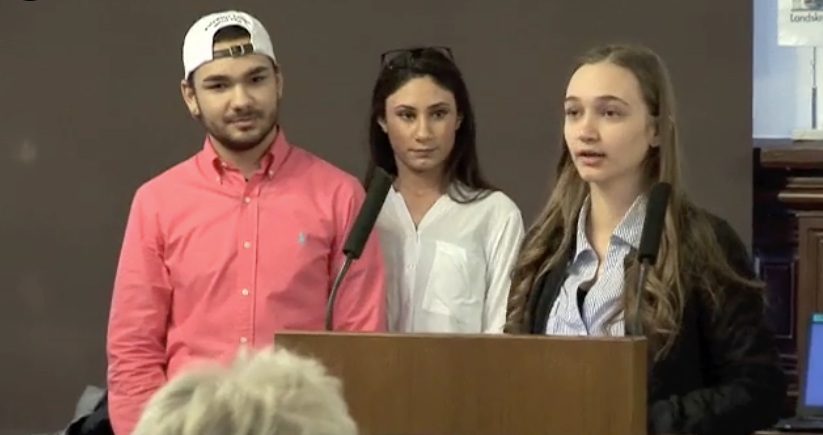 Unga redovisar förbättringsenkät i Landskronas rådhus